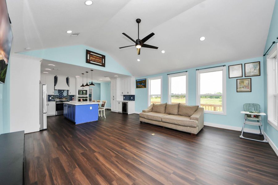 Spacious, unfurnished interior of a new home in , Dickinson (Image 20).