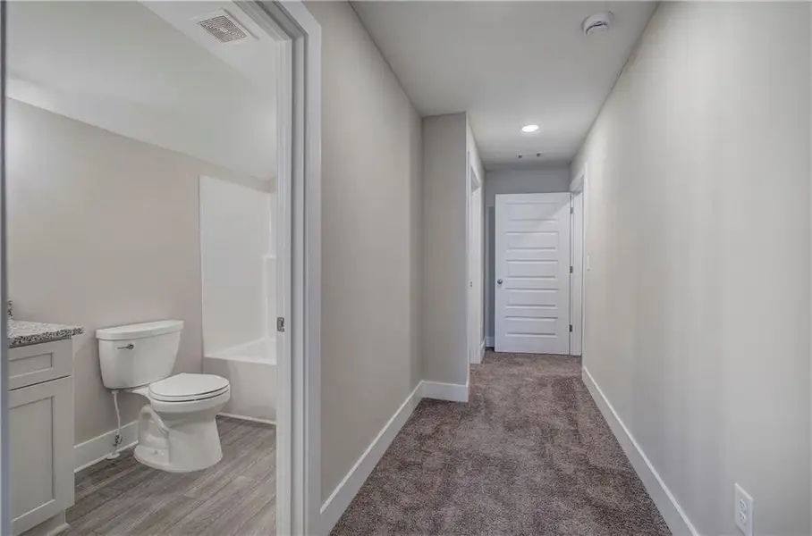 Spacious, unfurnished interior of a new home in , Cartersville (Image 16).