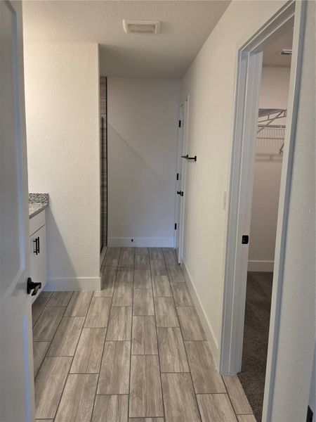 Spacious, unfurnished interior of a new home in Pine Bluff, Spring Hill (Image 9).