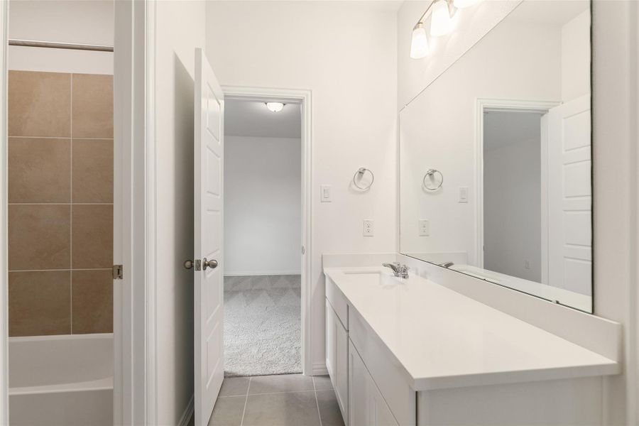 Furnished interior view inside a new home in Creekhaven, Iowa Colony (Image 7). Furnished interior view inside a new home in Creekhaven, Iowa Colony (Image 7).