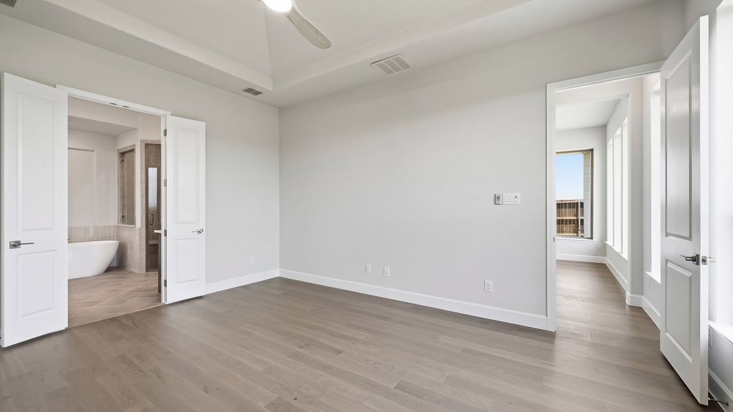Spacious, unfurnished interior of a new home in Mustang Lakes, Celina (Image 18).