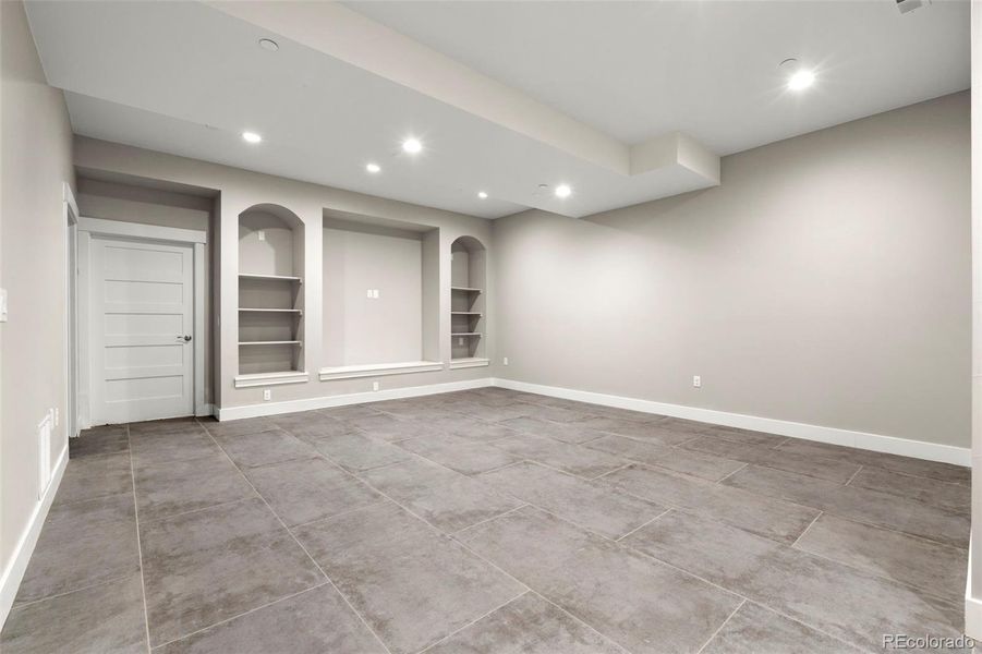 Spacious, unfurnished interior of a new home in , Hudson (Image 39).