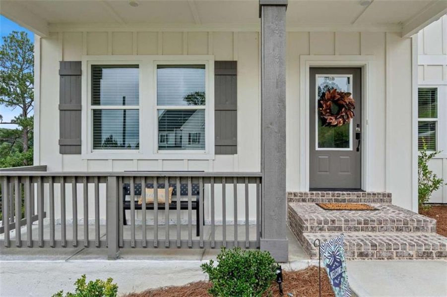 Exterior details and patio area of a home in Silvercrest Lakes, Acworth (Image 36).