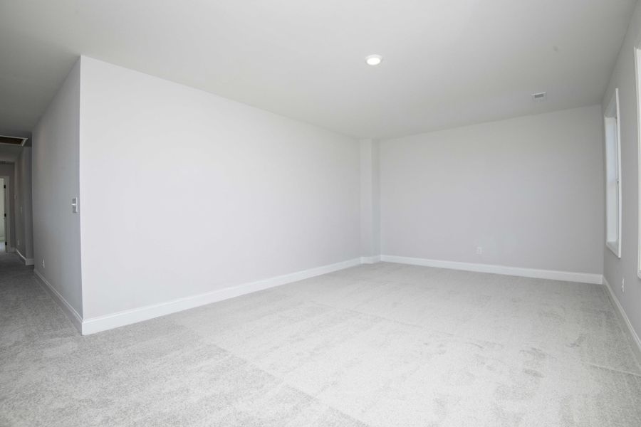 Spacious, unfurnished interior of a new home in Ivey Farms - The Grove Collection, Farragut (Image 44). Spacious, unfurnished interior of a new home in Ivey Farms - The Grove Collection, Farragut (Image 44).