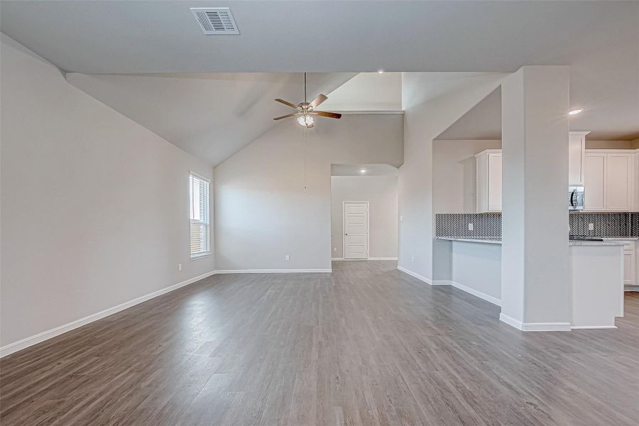 Spacious, unfurnished interior of a new home in Mill Creek Trails, Magnolia (Image 36).
