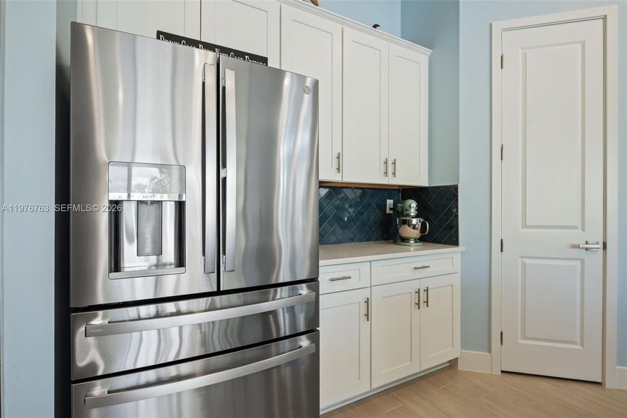 Furnished interior view inside a new home in , Parkland (Image 17).