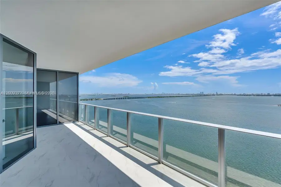 Condo located in Miami, FL showcasing its design and architecture (Image 9).