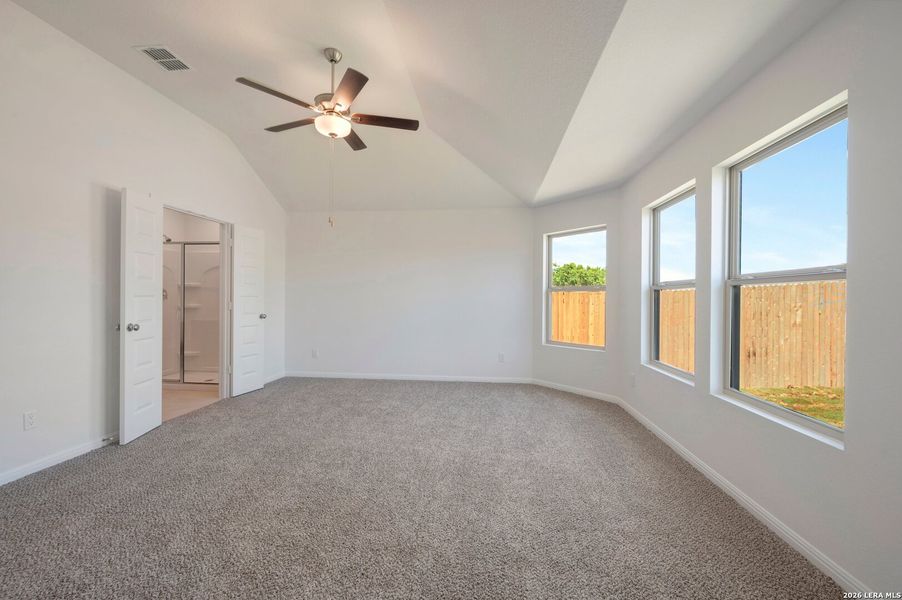 Spacious, unfurnished interior of a new home in Verano Farms, Von Ormy (Image 18). Spacious, unfurnished interior of a new home in Verano Farms, Von Ormy (Image 18).