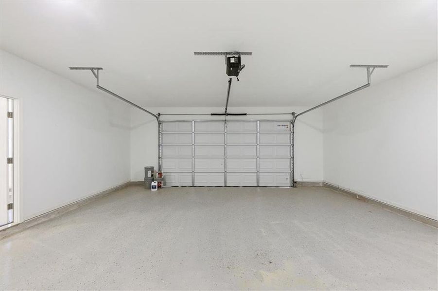 Spacious, unfurnished interior of a new home in , Carrollton (Image 20).