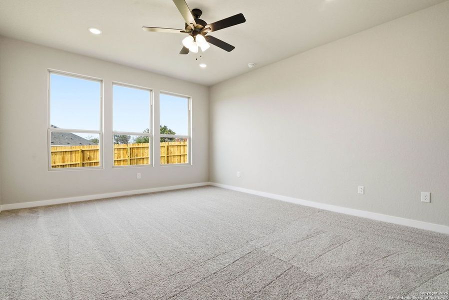 Spacious, unfurnished interior of a new home in Vista Ridge, Live Oak (Image 28).