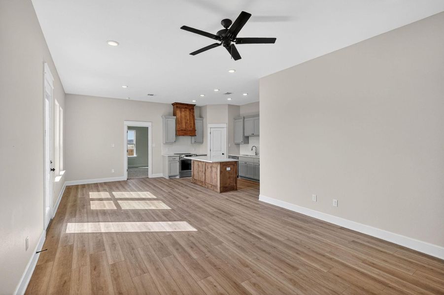 Spacious, unfurnished interior of a new home in , Snook (Image 15).