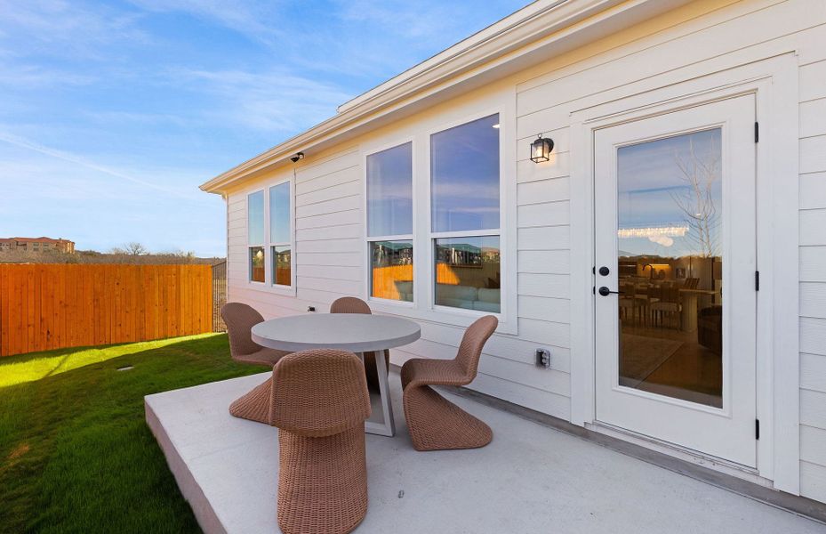 Representative exterior details of a home built from the Fentress by Pulte Homes in Cameron Place, Austin (Image 4).