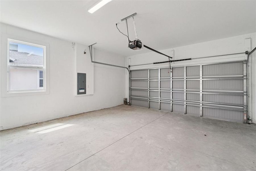 Spacious, unfurnished interior of a new home in Lagoon Residences at Epperson, Wesley Chapel (Image 29). Spacious, unfurnished interior of a new home in Lagoon Residences at Epperson, Wesley Chapel (Image 29).