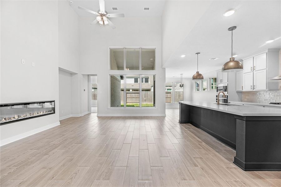 Representative image. Features, specifications, selections and colors may vary. Representative image. Features, specifications, selections and colors may vary.