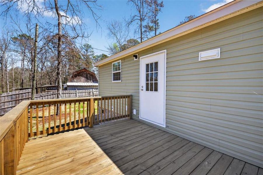 Exterior details and patio area of a home in , Oxford (Image 20).