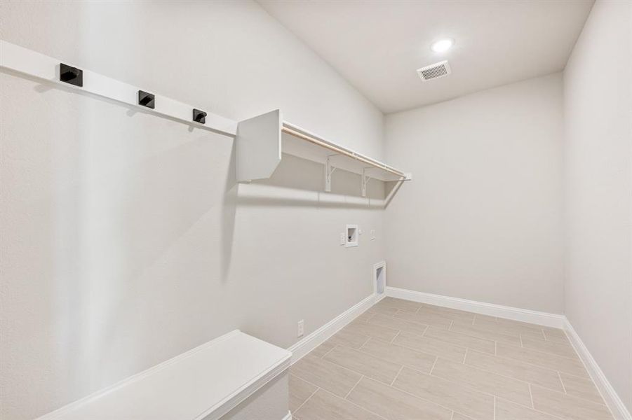 Spacious, unfurnished interior of a new home in Timberbrook, Justin (Image 22).