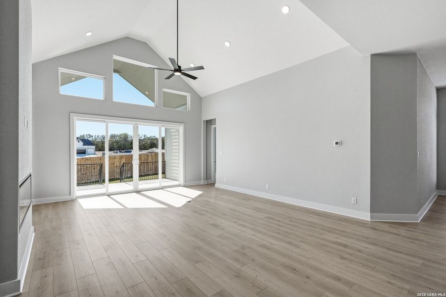 Spacious, unfurnished interior of a new home in Potranco Oaks, Castroville (Image 34).