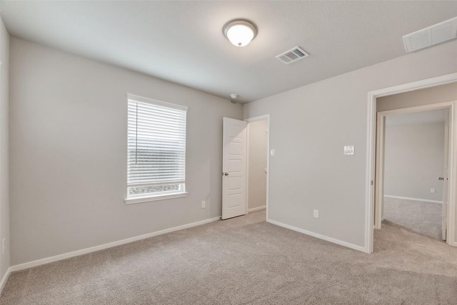 Spacious, unfurnished interior of a new home in Rollingbrook Estates, Baytown (Image 36).