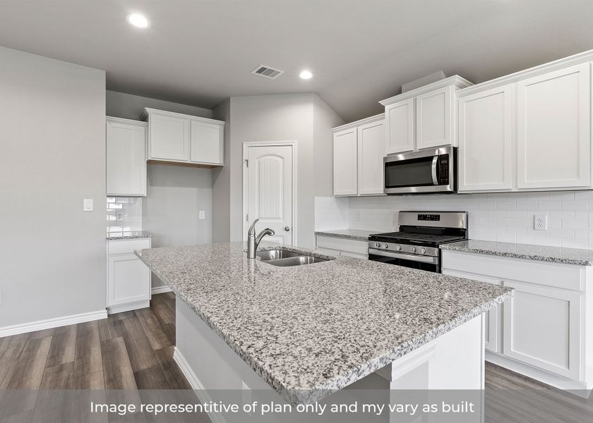 Representative furnished interior of a home built from the Bellvue by D.R. Horton in London Towne, Corpus Christi (Image 7).