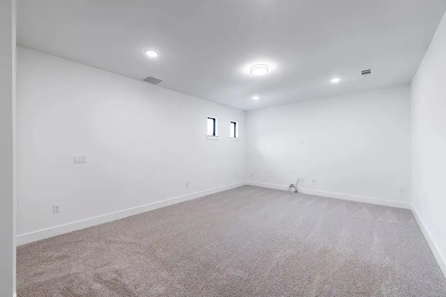 Lynmar II C media room