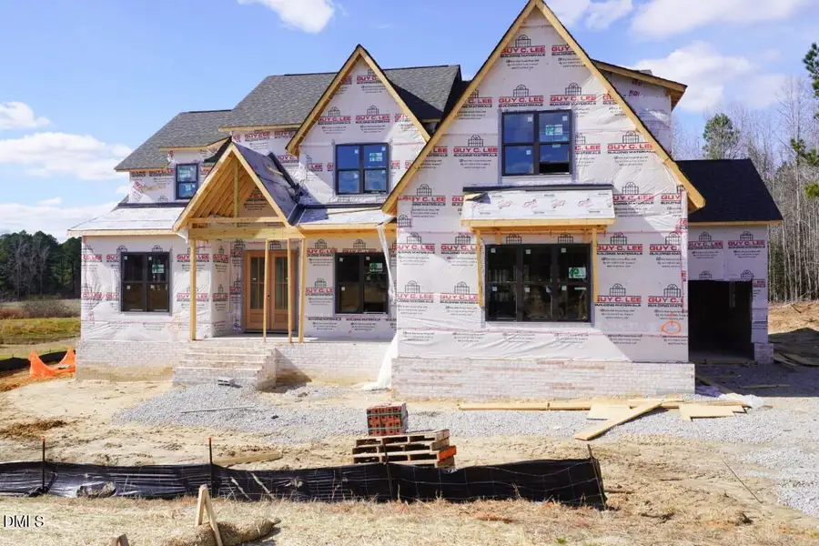 DSC01135 (Medium) DSC01135 (Medium)