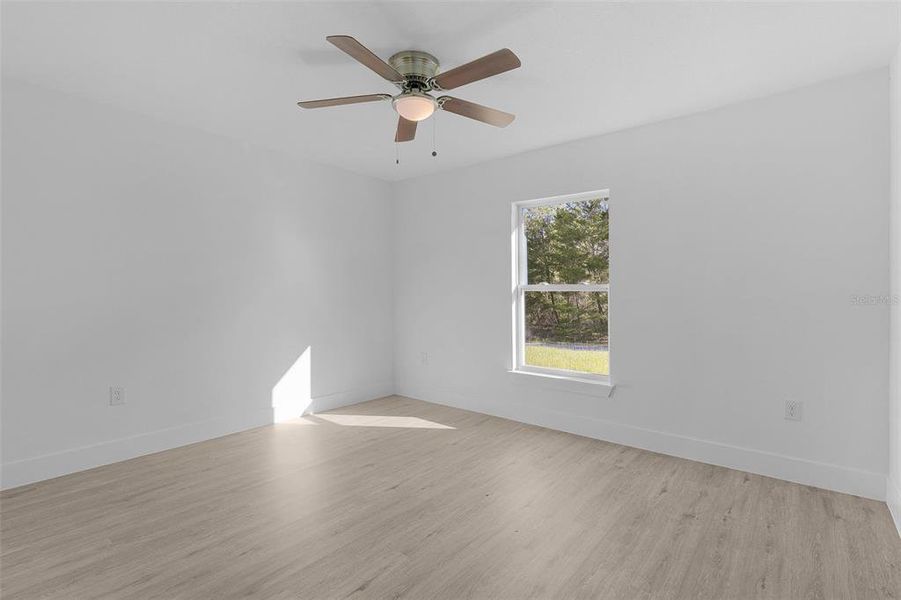 Spacious, unfurnished interior of a new home in , Citrus Springs (Image 16).