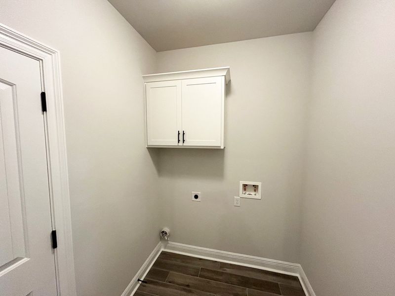 Spacious, unfurnished interior of a new home in The Bluffs at Lafayette, Freeport (Image 10).