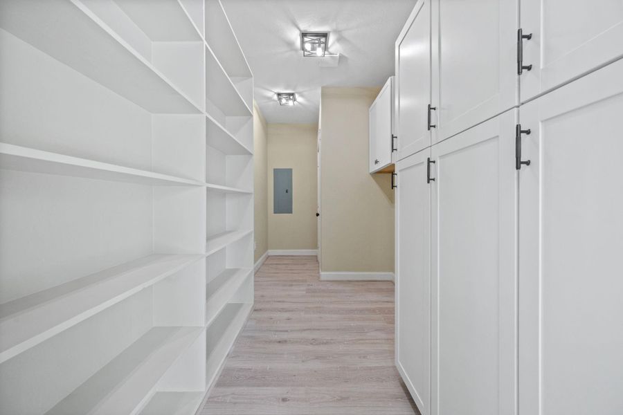 Spacious, unfurnished interior of a new home in , Cleveland (Image 14).