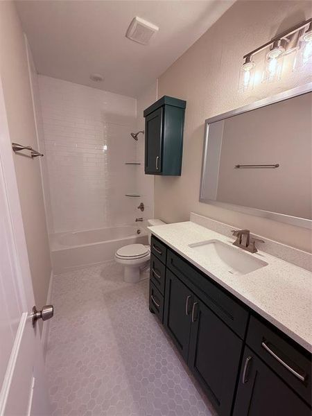 Furnished interior view inside a new home in , Dallas (Image 18).