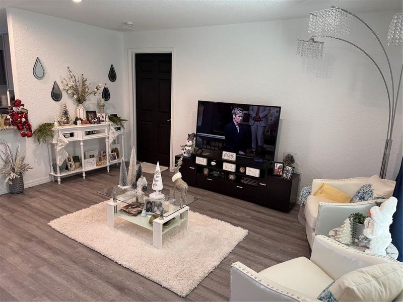 Furnished interior view inside a new home in , Ocklawaha (Image 11).
