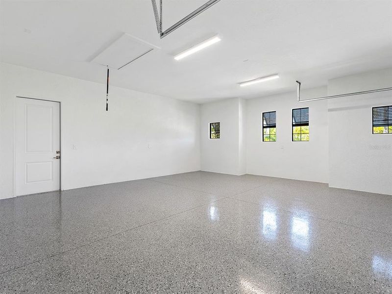 Spacious, unfurnished interior of a new home in , Sarasota (Image 67).