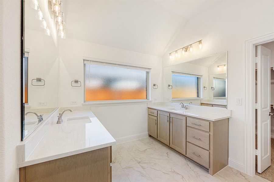 Furnished interior view inside a new home in Terracina, Rockwall (Image 9).