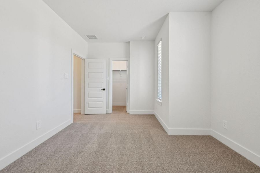 Spacious, unfurnished interior of a new home in Pinewood Trails - Luxe Series, Houston (Image 38).