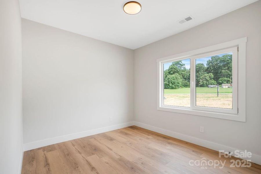 Spacious, unfurnished interior of a new home in , Lincolnton (Image 7).