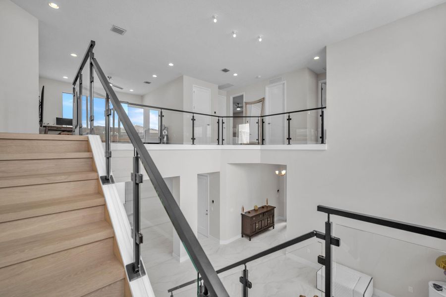 Spacious, unfurnished interior of a new home in , Boca Raton (Image 22).