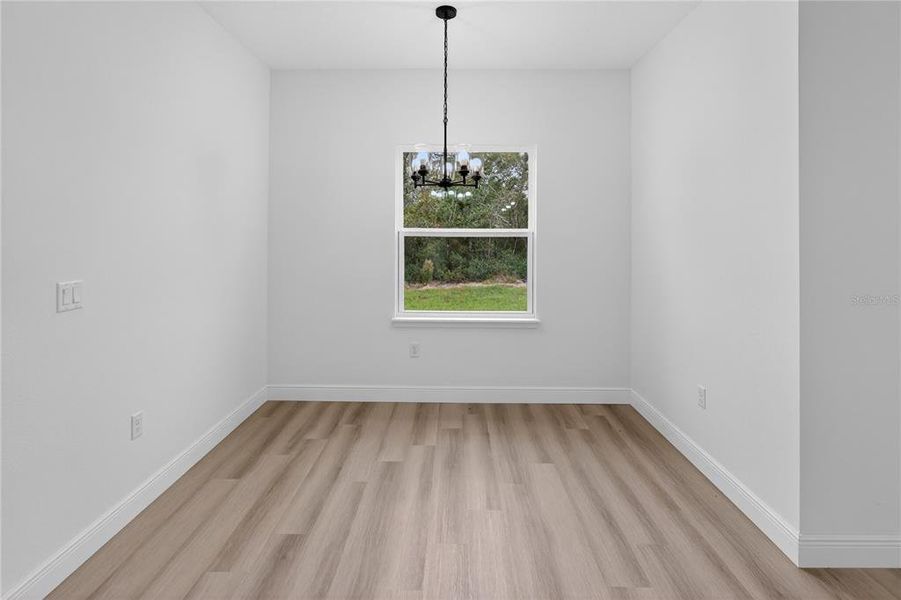 Spacious, unfurnished interior of a new home in , Ocala (Image 27).