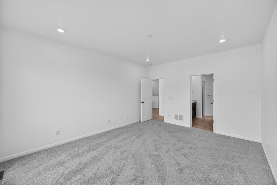 Spacious, unfurnished interior of a new home in Trailstone, Arvada (Image 23).