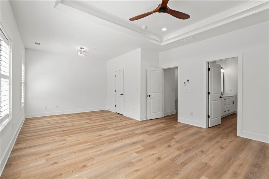 Spacious, unfurnished interior of a new home in , Stockbridge (Image 49).
