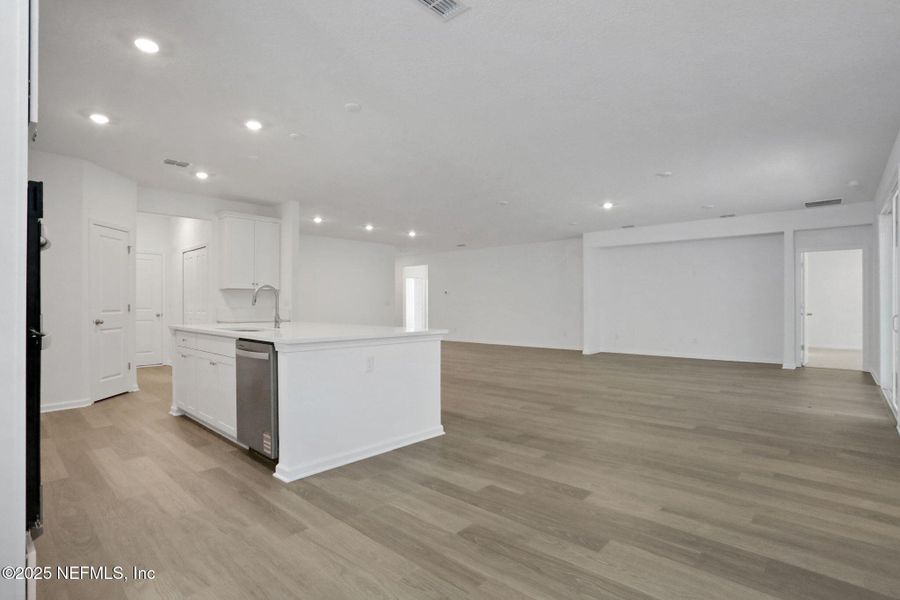 Spacious, unfurnished interior of a new home in Jennings Farm, Middleburg (Image 24). Spacious, unfurnished interior of a new home in Jennings Farm, Middleburg (Image 24).
