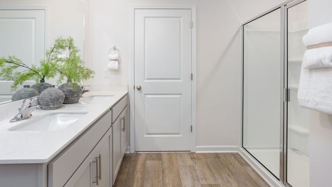 Representative furnished interior of a home built from the HAYDEN by D.R. Horton in River's Edge, Mayodan (Image 31).