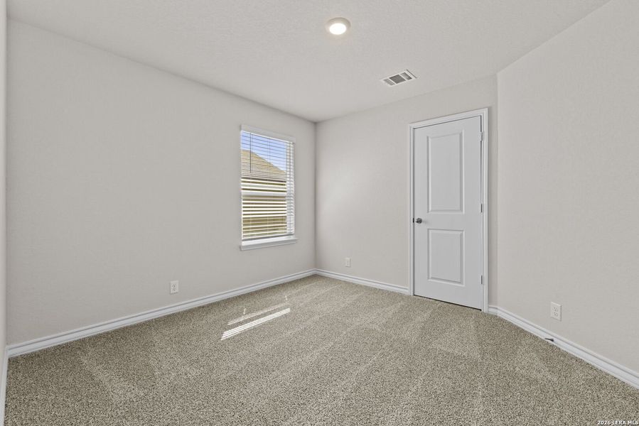 Spacious, unfurnished interior of a new home in Redbird Ranch, San Antonio (Image 22).