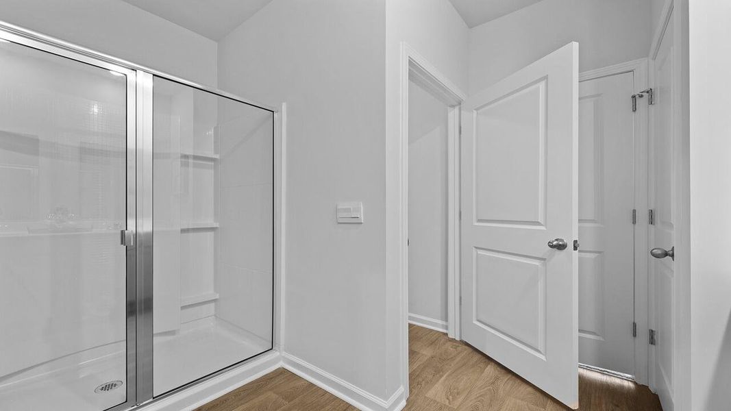 Spacious, unfurnished interior of a new home in Carolina Groves, Moncks Corner (Image 18).