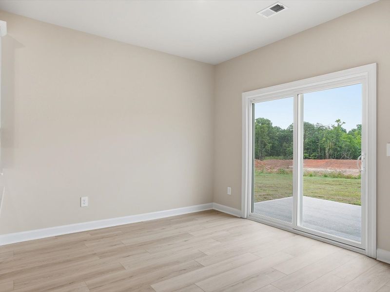 Spacious, unfurnished interior of a new home in Vickery Station, Woodruff (Image 11).