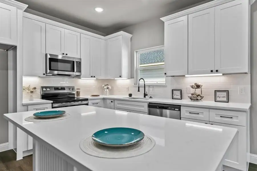 Furnished interior view inside a new home in , Granbury (Image 8).