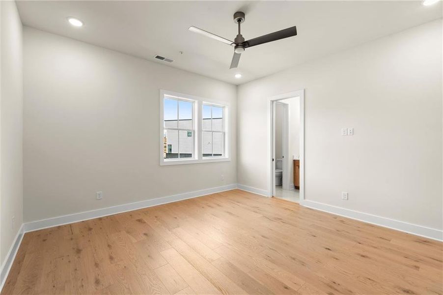 Spacious, unfurnished interior of a new home in , Alpharetta (Image 46).