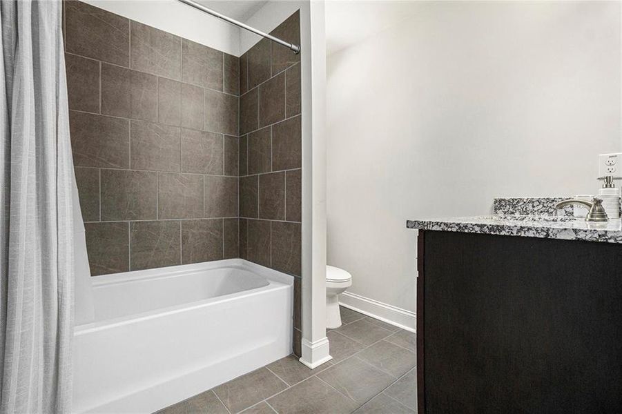 Furnished interior view inside a new home in Paces Estates, Lithia Springs (Image 13). Furnished interior view inside a new home in Paces Estates, Lithia Springs (Image 13).