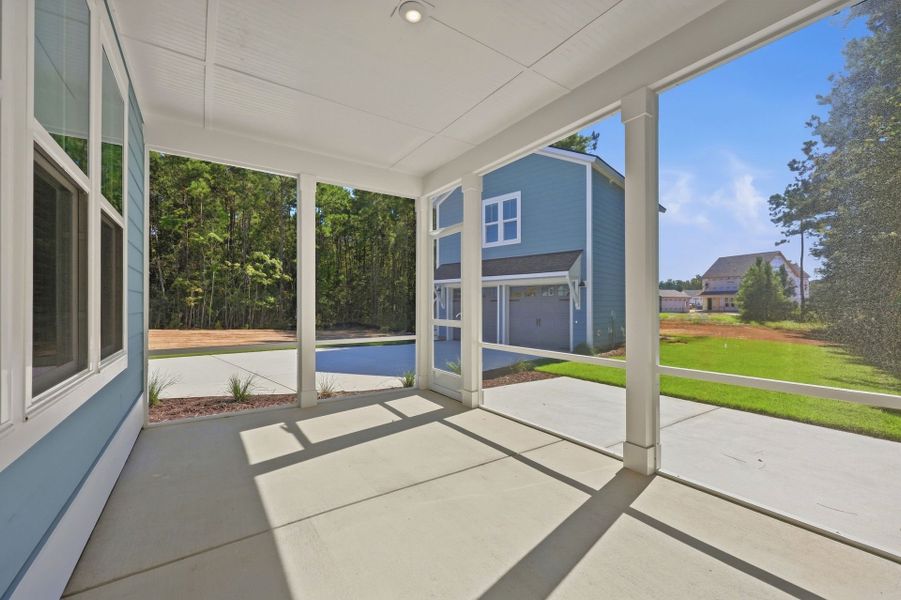 Representative exterior details of a home built from the Laurel by Pulte Homes in SayeBrook, Myrtle Beach (Image 4).