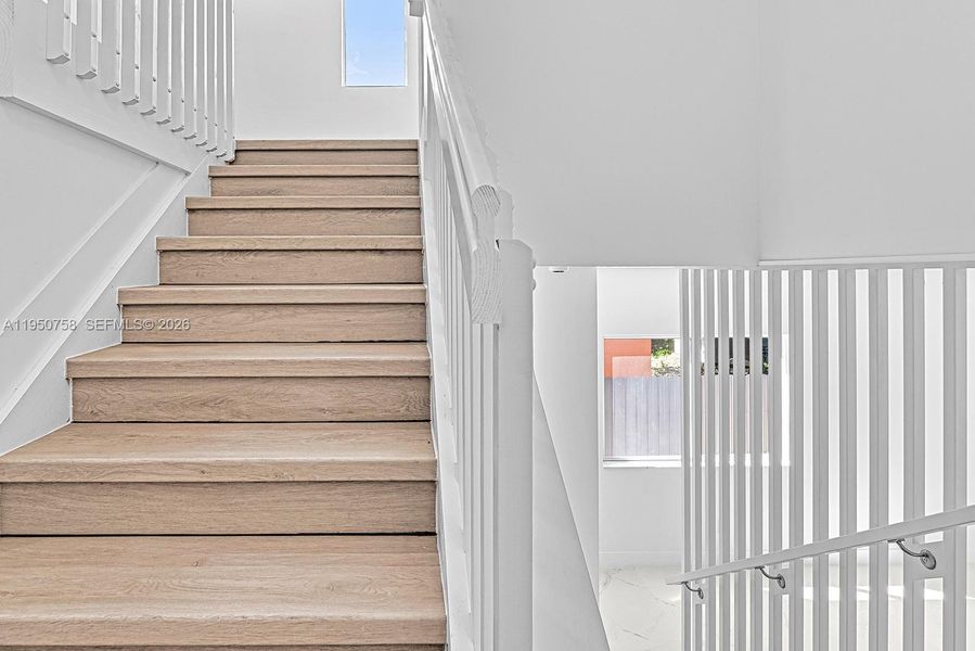 Spacious, unfurnished interior of a new home in , Miami (Image 35).