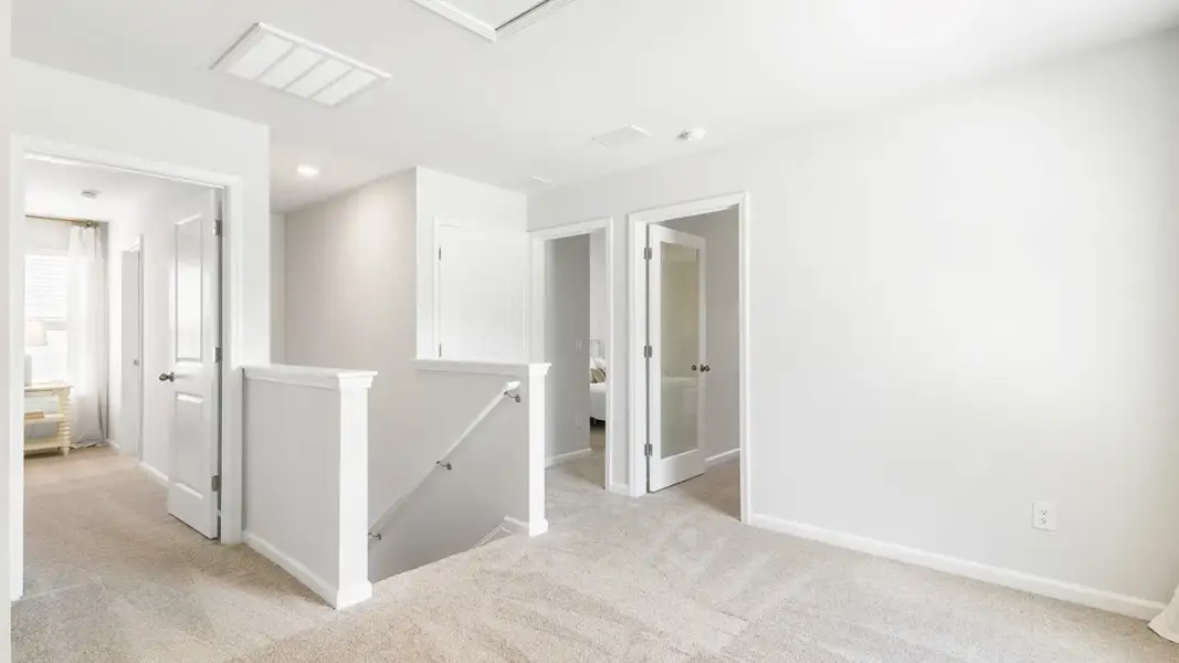 Spacious, unfurnished interior of a new home in Hillcrest, Ravenel (Image 17).