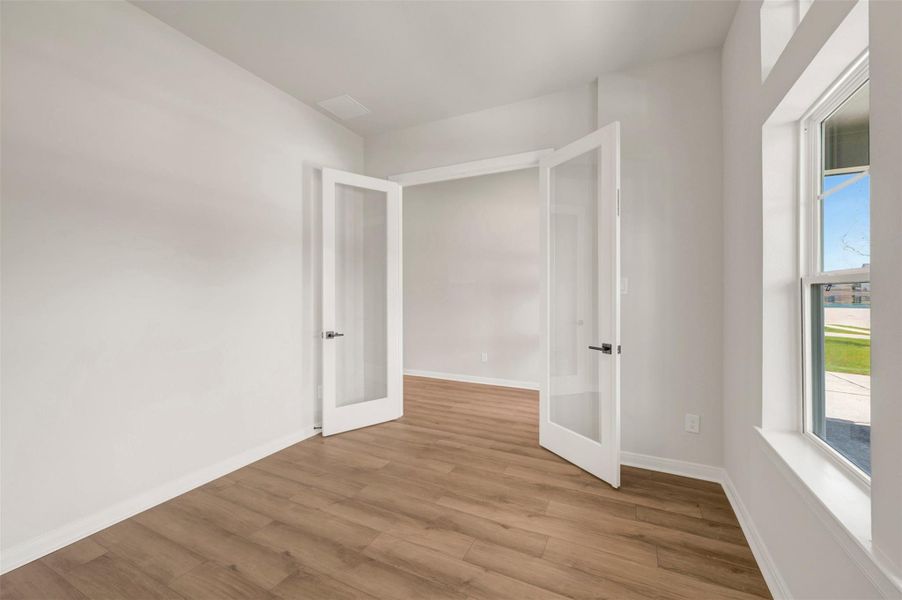 Spacious, unfurnished interior of a new home in , League City (Image 37).
